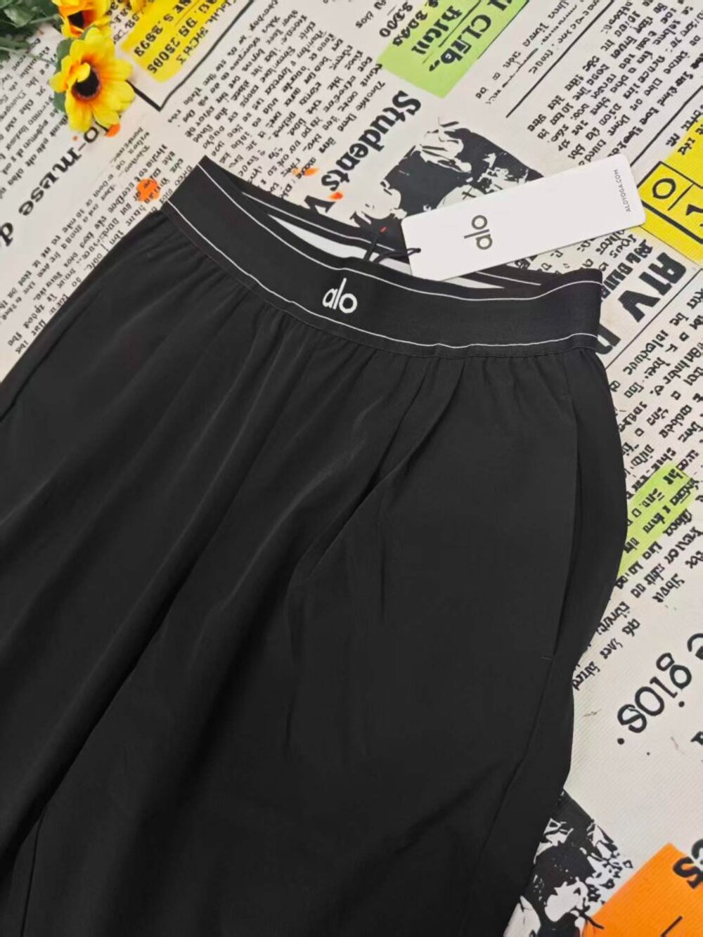 NWT ALO Yoga Suit Up Trouser Regular ✈️🖤 Black Travel & Lounge Outfit - Picture 3 of 9